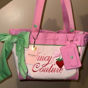 Juicy Couture Retro
Strawberry Daydreamer Tote in Powder Blush w/Green Bow